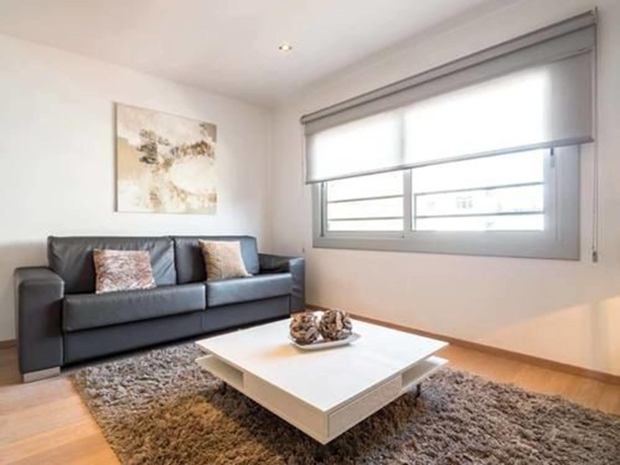Rent Top Apartments Near Plaza De Catalunya Barcelona Ngoại thất bức ảnh