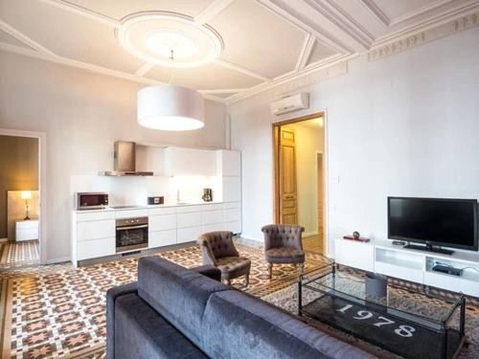 Rent Top Apartments Near Plaza De Catalunya Barcelona Ngoại thất bức ảnh
