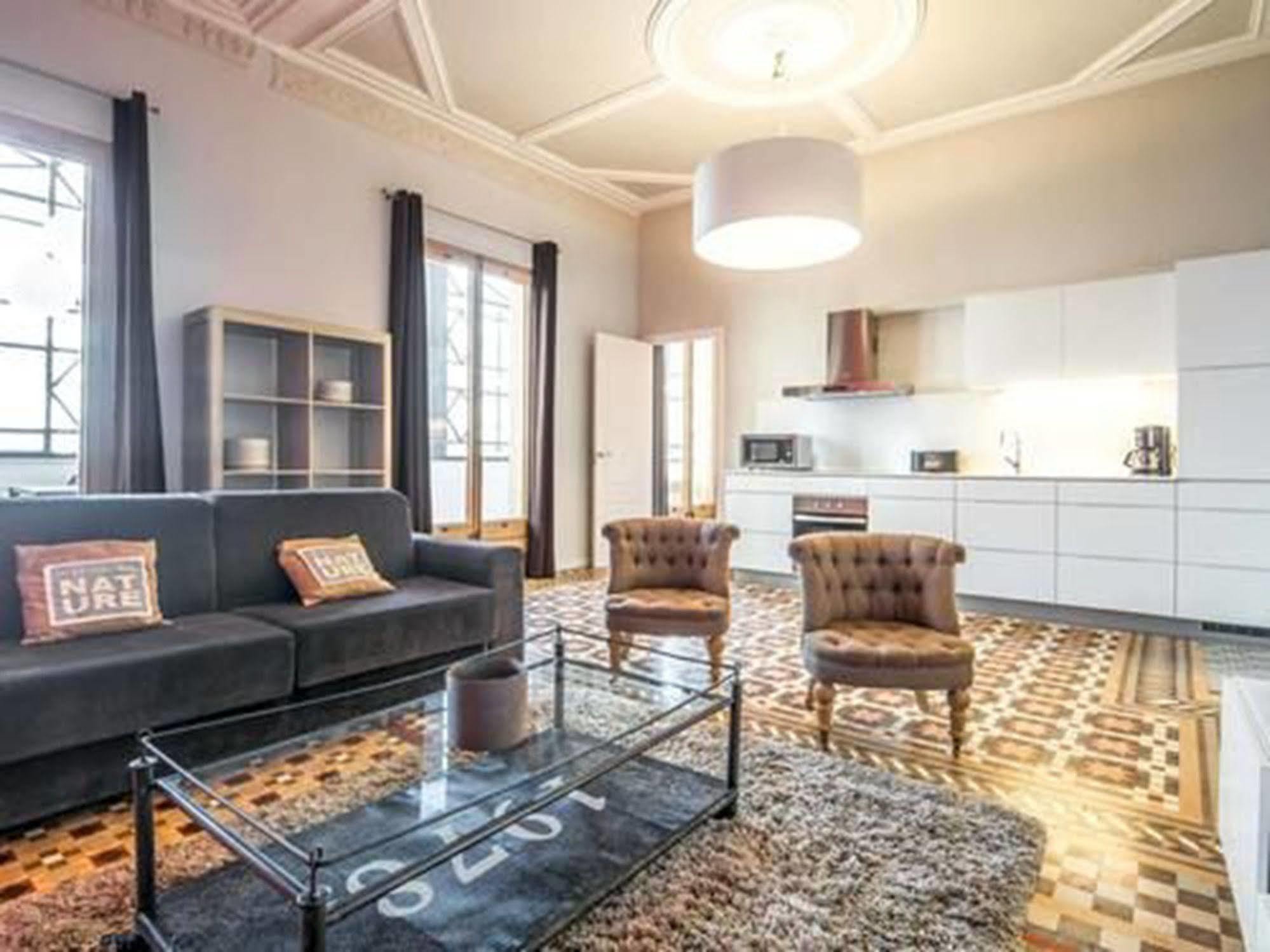 Rent Top Apartments Near Plaza De Catalunya Barcelona Ngoại thất bức ảnh
